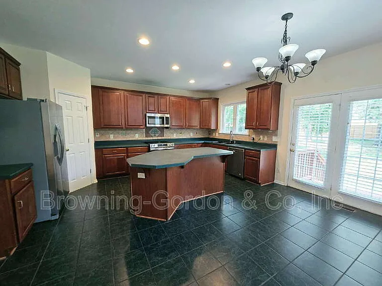 5108 Glencarron Dr — Photo 7