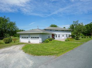 1740 Duck Pond Rd, Schodack Landing, NY 12156