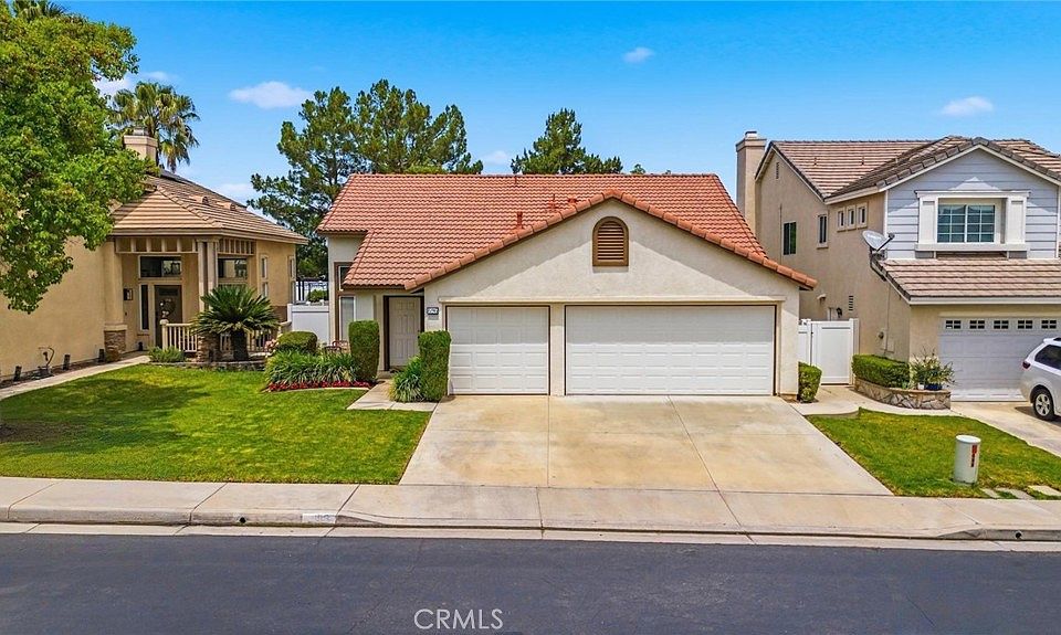 1st image of 696 Avondale Dr