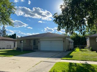 3089 Otter Dr, Troy, MI 48083