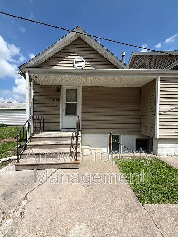 3 bed, 2.0 bath, $1,500 — Photo 1