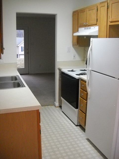 2nd image of 300 McConville Rd APT 16