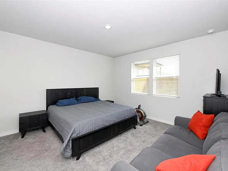1419 Prynne St — Photo 11