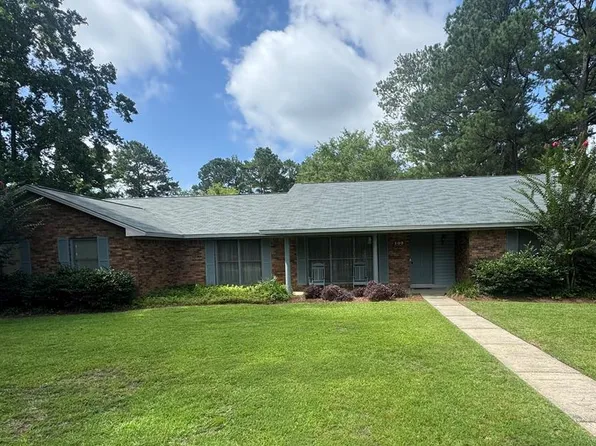103 Foxfire Dr, Dothan, AL 36301