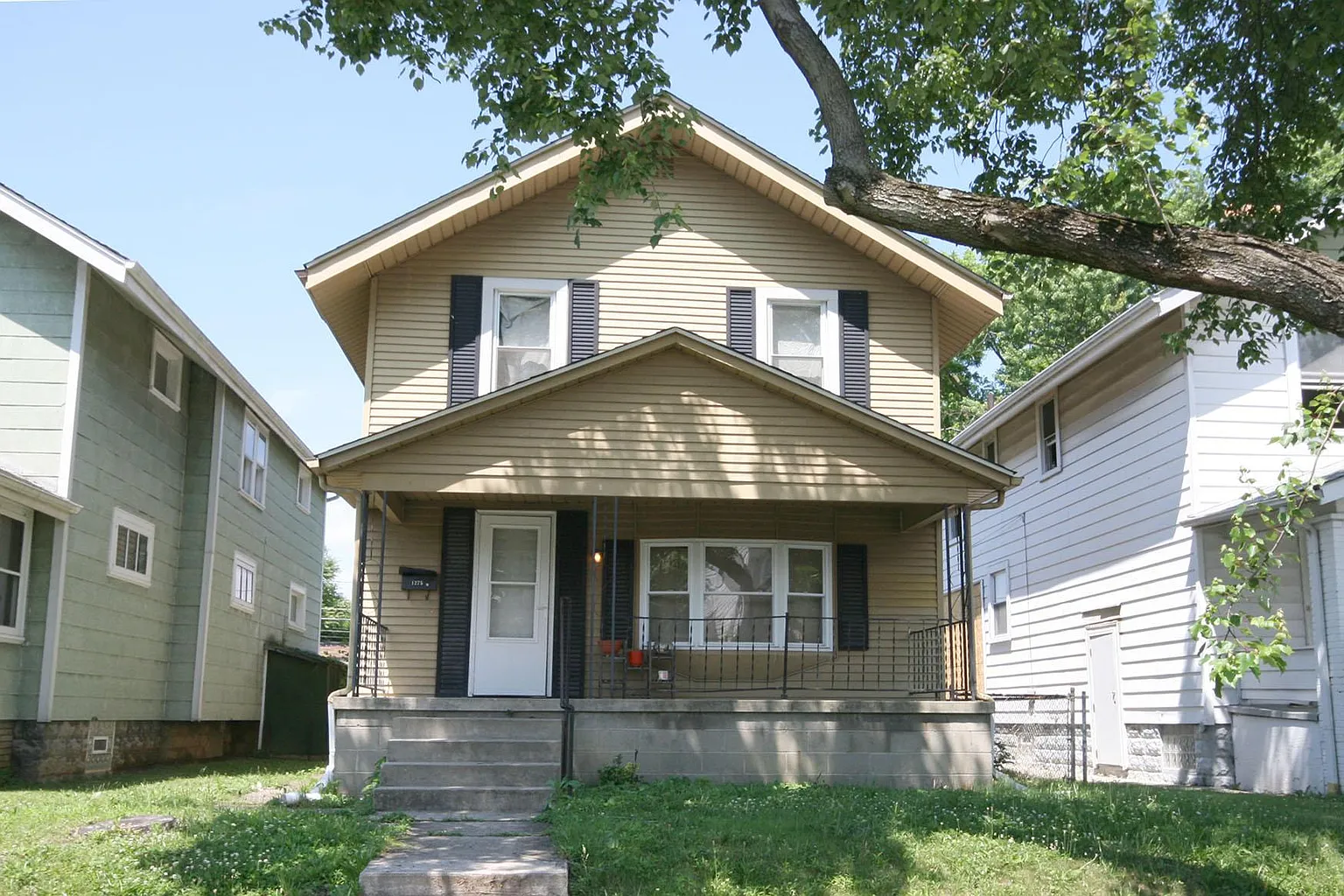 1275 Oakwood Ave photo 1