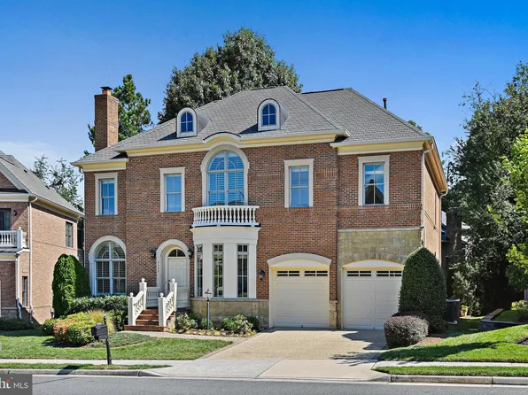 8424 Falcone Pointe Way, Vienna, VA 22182