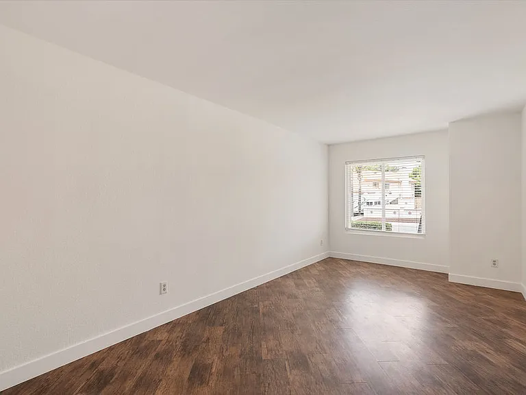 22943 Navut Ave — Photo 10