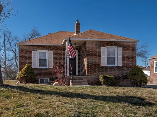 3900 Hart Ct NE, Cedar Rapids, IA 52402