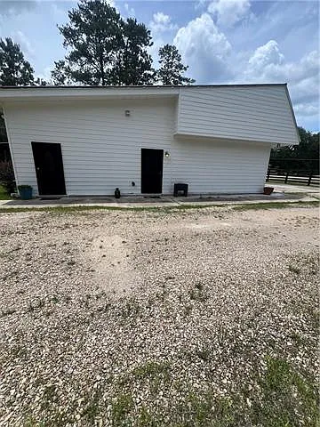 1613 Highway 22 W #A — Photo 15