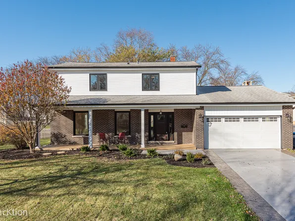 6910 Sierra Dr, Darien, IL 60561