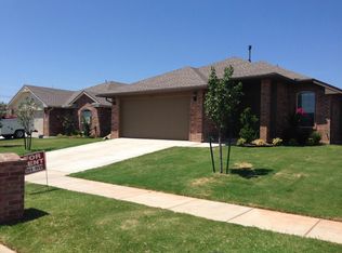 617 Inverleith Cir, Yukon, OK 73099