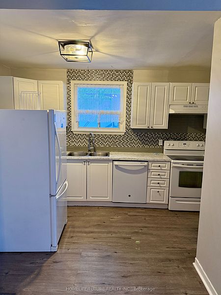 Ajax House for rent - 3 Bedrooms — photo 9
