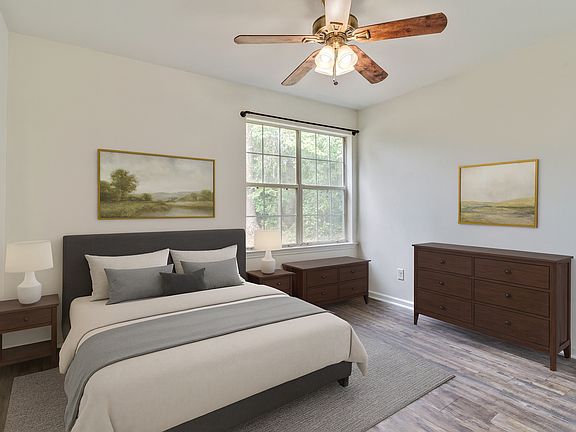 4th image of 2660 Yarmouth Ln