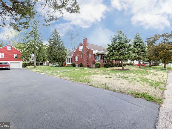 4th image of 82-84 Dolbow Ave