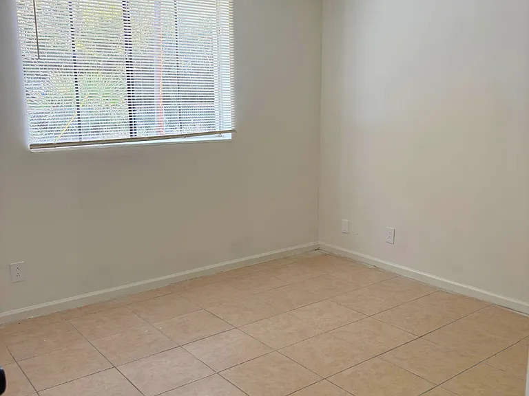 3263 Bourbon Aly W #E — Photo 30