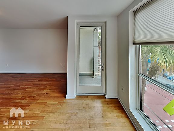 3rd image of 555 4th St Unit 425