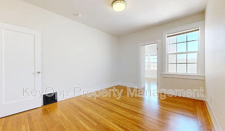 1608 Balboa St — Photo 14