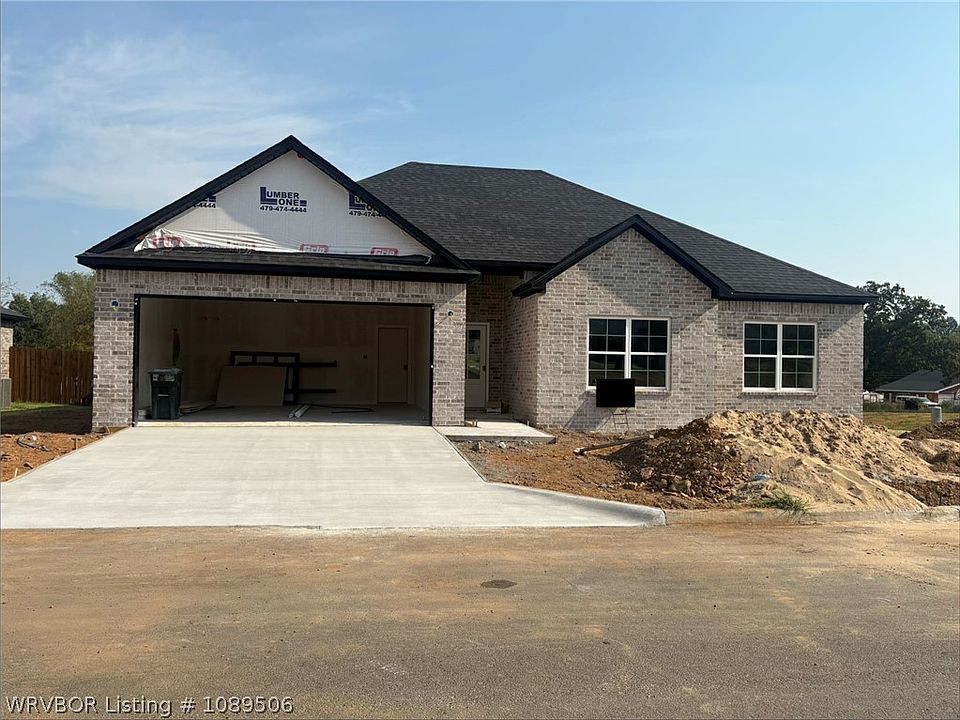 1st image of 1014 Hunter Dr