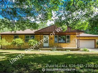158 Pershing Dr NE, Grand Rapids, MI 49505