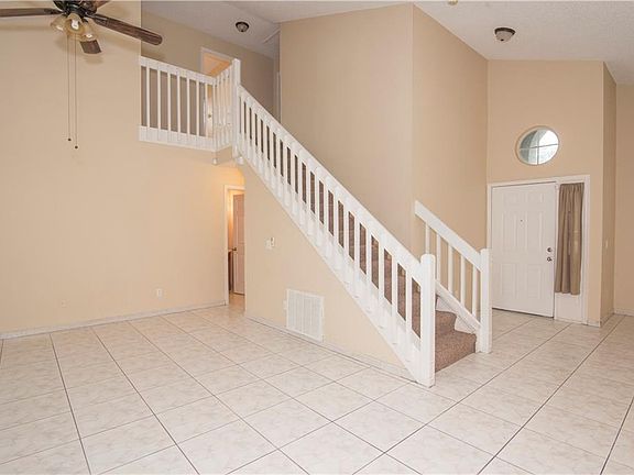5th image of 2549 Chatham Cir