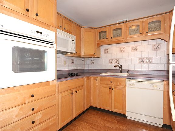 5th image of 70A Independence Ct