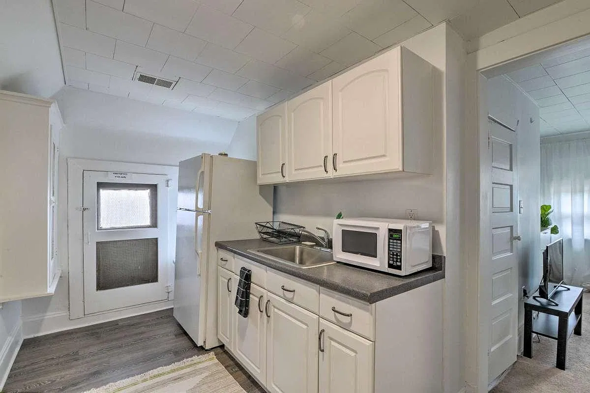 2954 Espy Ave — Photo 3