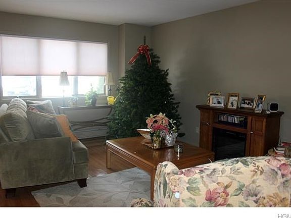 Spacious living room.