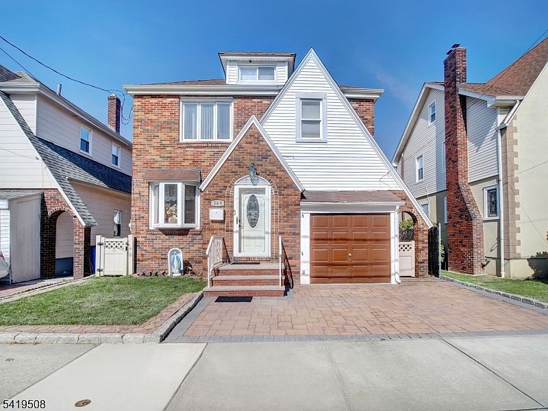 1st image of 569 Monroe Pl