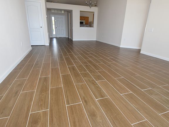 3rd image of 30448 Annadale Dr