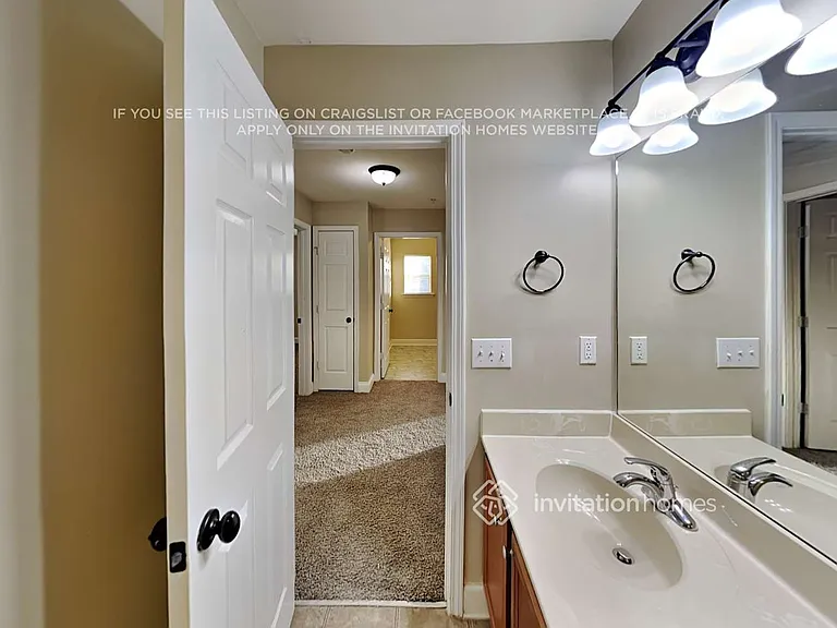 380 Roseglen Dr — Photo 19