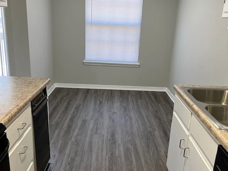CM Properties of Fort Smith, LLC dba Oakwood Gardens — Photo 33