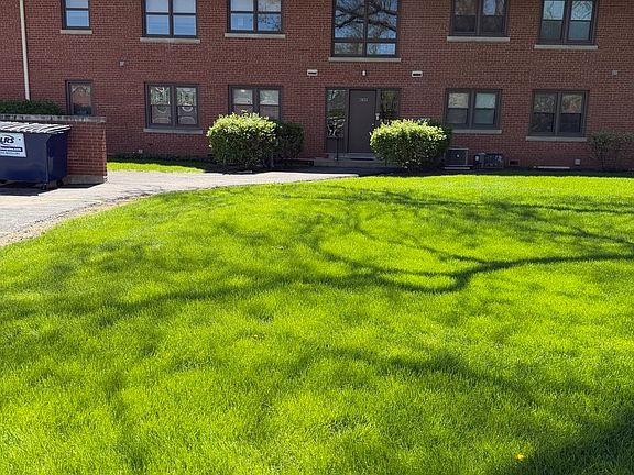 4th image of 10650 Cermak Rd #2E