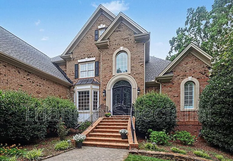 6121 Carlyle Dr — Photo 3