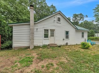 25 Eagle St, Southwick, MA 01077