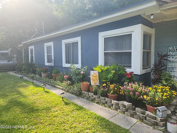 3rd image of 2561 BEAVERBROOK Place