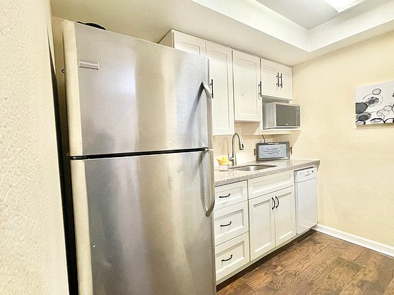 5th image of 14645 NE 34th St APT C-1