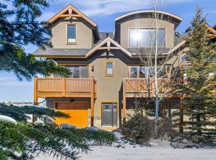 511 S 6th Ave #4, Canmore, AB T1W 0K9