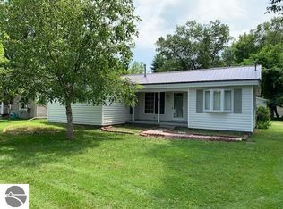 510 Woodlawn Ave, East Tawas, MI 48730