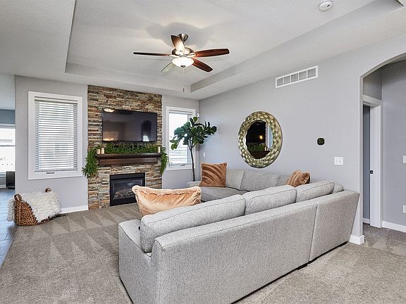 5th image of 805 NE Meridian Dr