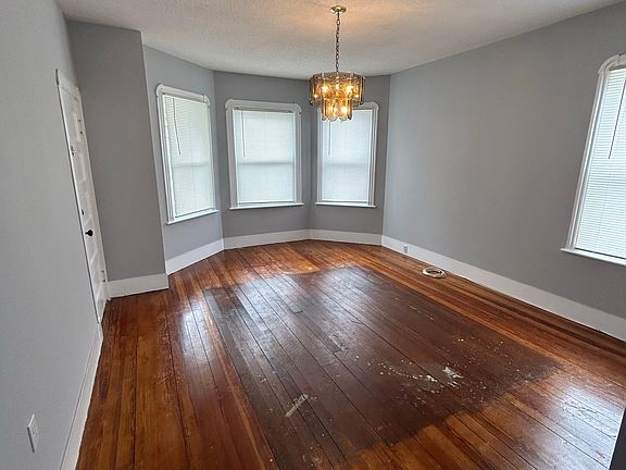5th image of 168 Hemlock St #2