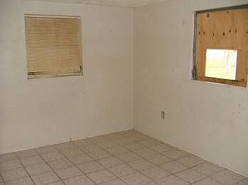 2nd image of 413 E Dearborn St