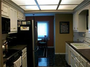 3rd image of 8820 Larson Ave