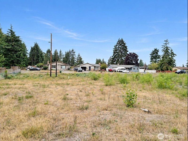 3rd image of 231 170th Street E