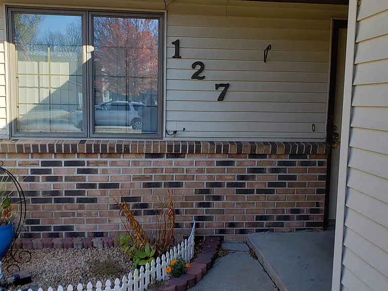 127 Jerry Liefert Dr — Photo 3