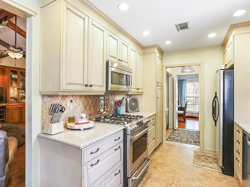 1st image of 1808 Claiborne Dr