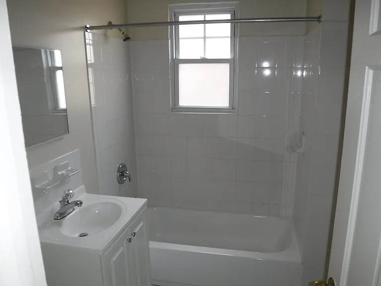 375 Stuvyesant Avenue — Photo 8