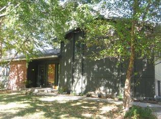 3220 Longhorn Dr, Lawrence, KS 66049