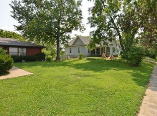 131 Clark Ave, Bonner Springs, KS 66012