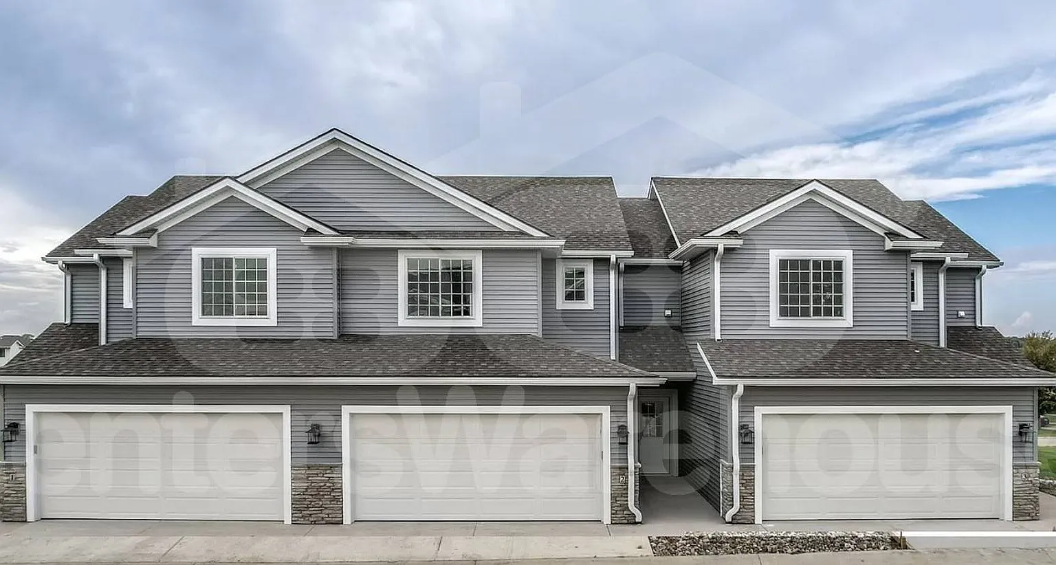 Three Bedroom Brand New Townhomes — Photo 2