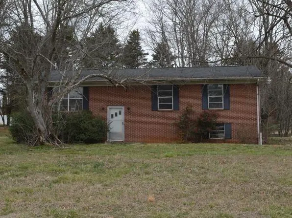 102 Lennox Dr, Jefferson City, TN 37760